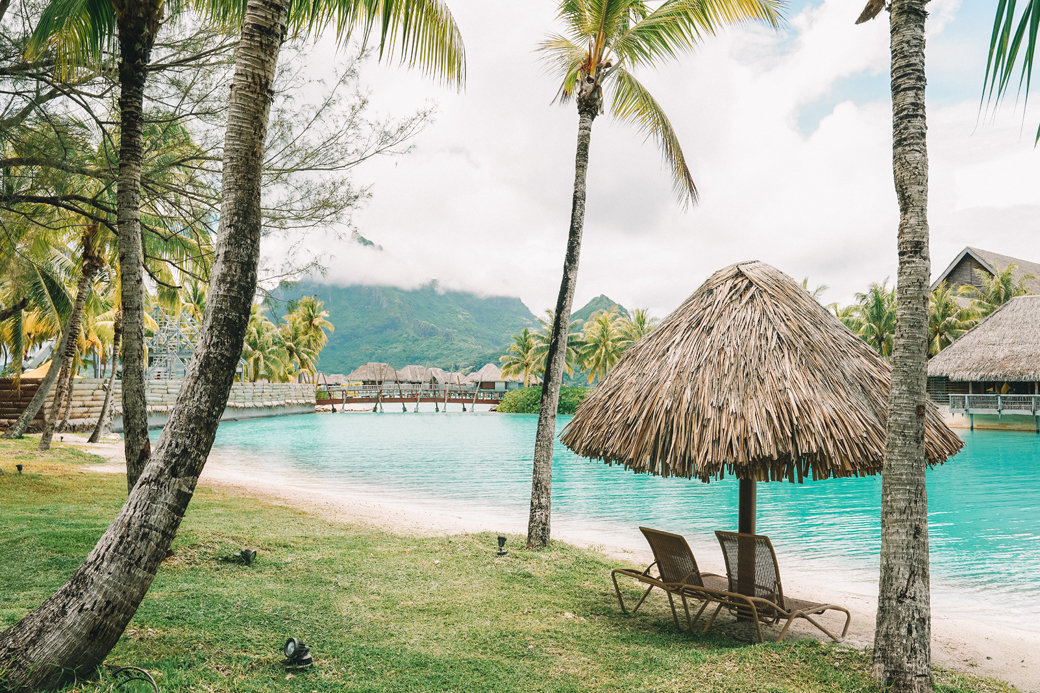 Dazzling Bora Bora | French Polynesia | Blue Lagoon | Paradise | Four Seasons Bora Bora | Tahiti | Island | Overwater Bungalow | Travel | Travel Photography | Bubbly Moments