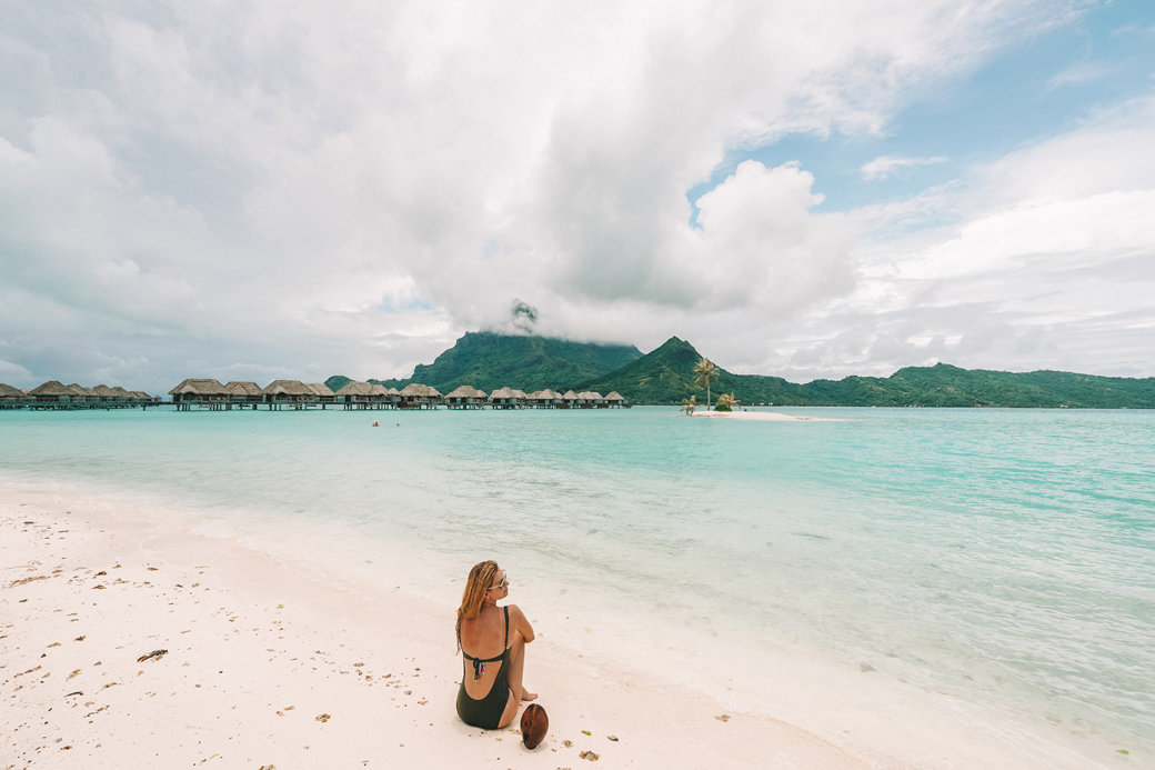 Dazzling Bora Bora | French Polynesia | Blue Lagoon | Paradise | Four Seasons Bora Bora | Tahiti | Island | Overwater Bungalow | Travel | Travel Photography | Bubbly Moments