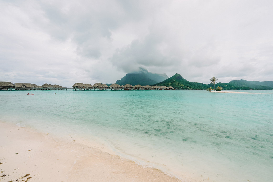 Dazzling Bora Bora | French Polynesia | Blue Lagoon | Paradise | Four Seasons Bora Bora | Tahiti | Island | Overwater Bungalow | Travel | Travel Photography | Bubbly Moments