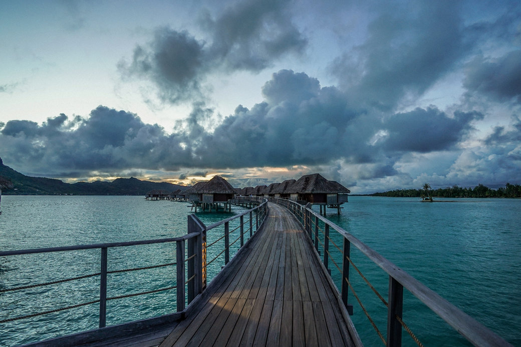 Dazzling Bora Bora | French Polynesia | Blue Lagoon | Paradise | Four Seasons Bora Bora | Tahiti | Island | Overwater Bungalow | Travel | Travel Photography | Bubbly Moments