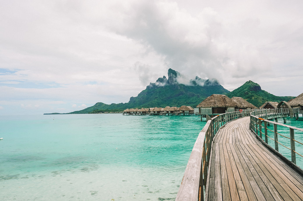 Dazzling Bora Bora | French Polynesia | Blue Lagoon | Paradise | Four Seasons Bora Bora | Tahiti | Island | Overwater Bungalow | Travel | Travel Photography | Bubbly Moments