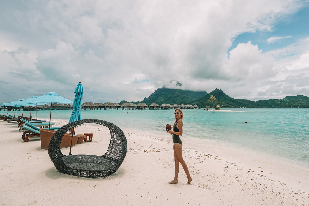 Dazzling Bora Bora | French Polynesia | Blue Lagoon | Paradise | Four Seasons Bora Bora | Tahiti | Island | Overwater Bungalow | Travel | Travel Photography | Bubbly Moments