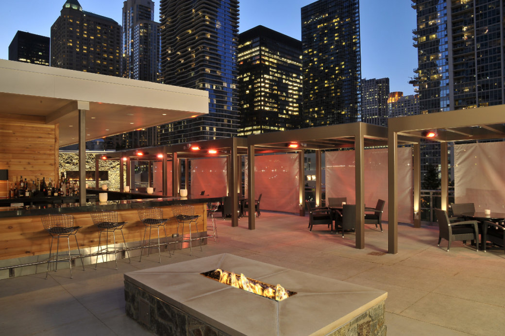 3 Forks | best rooftop bars chicago, chicago bars, chicago rooftop bars, rooftop bar, rooftop restaurants chicago | Bubbly Moments