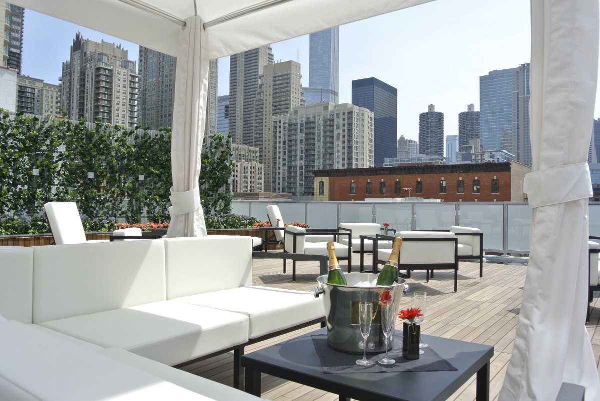 io godfrey | best rooftop bars chicago, chicago bars, chicago rooftop bars, rooftop bar, rooftop restaurants chicago I bubbly moments