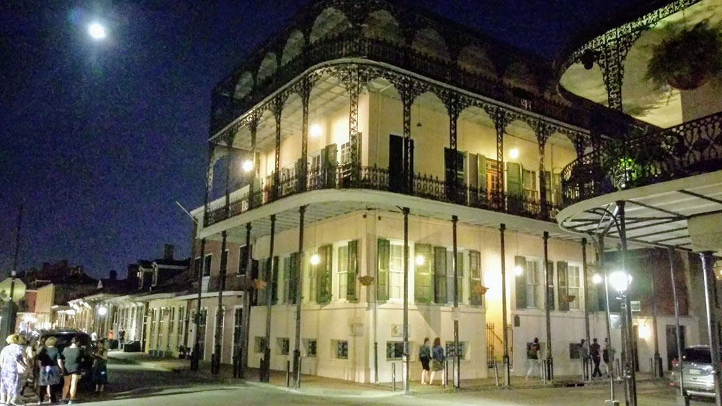 LaLaurie Mansion New Orleans | 8 Creepy Places to Visit around the US | Spooky Places | Travel | Bubbly Moments