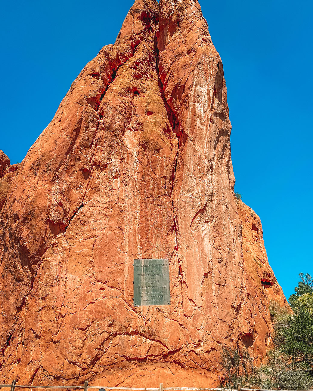 The Garden of Gods | Garden of Gods Colorado | Colorado Springs | Gods Trail Colorado Springs | Red Rock Corral | Trailing | Hiking | Rock Mountains | Outdoor Activities | Fun things to do in Colorado | Places in Colorado Springs | Chambers Trail | Bretag Trail Colorado | Parlmer Trail Colorado | Garden of Gods Trail in Colorado Springs | Bubbly Moments